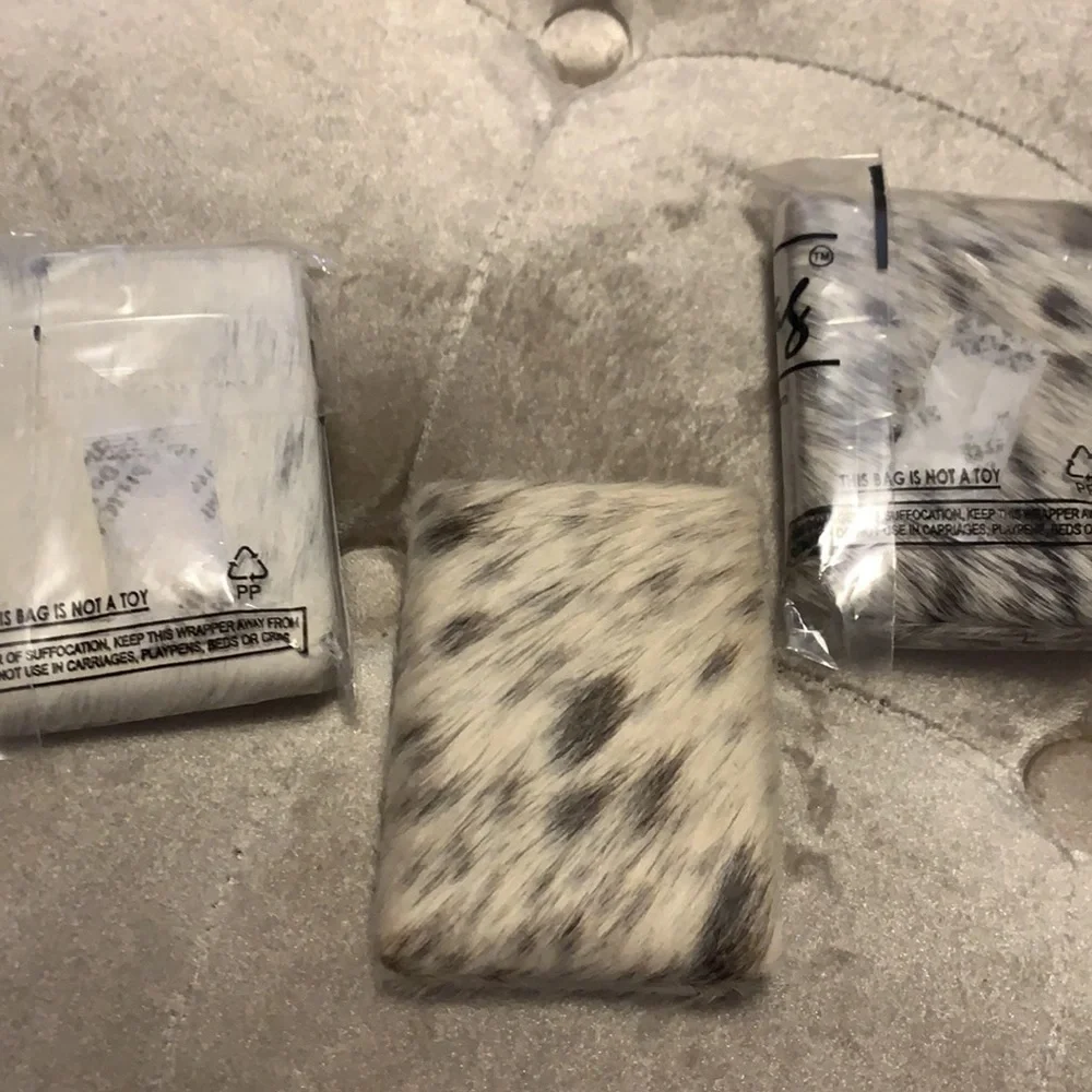 Myra brand hairon covered double sided mirror, one side magnifies, new - Picture 4 of 6